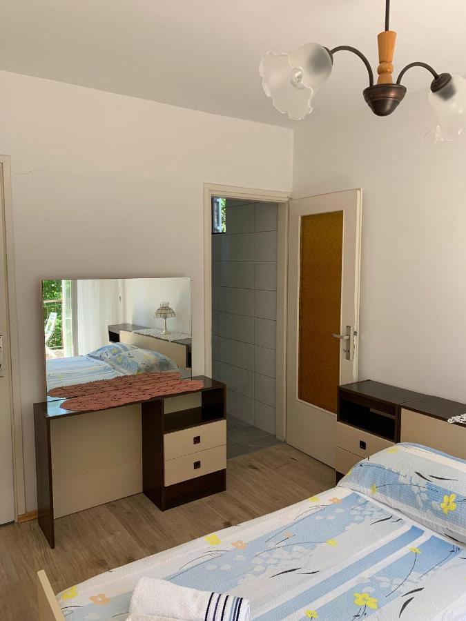 Apartments Pahljina Palit Exterior foto