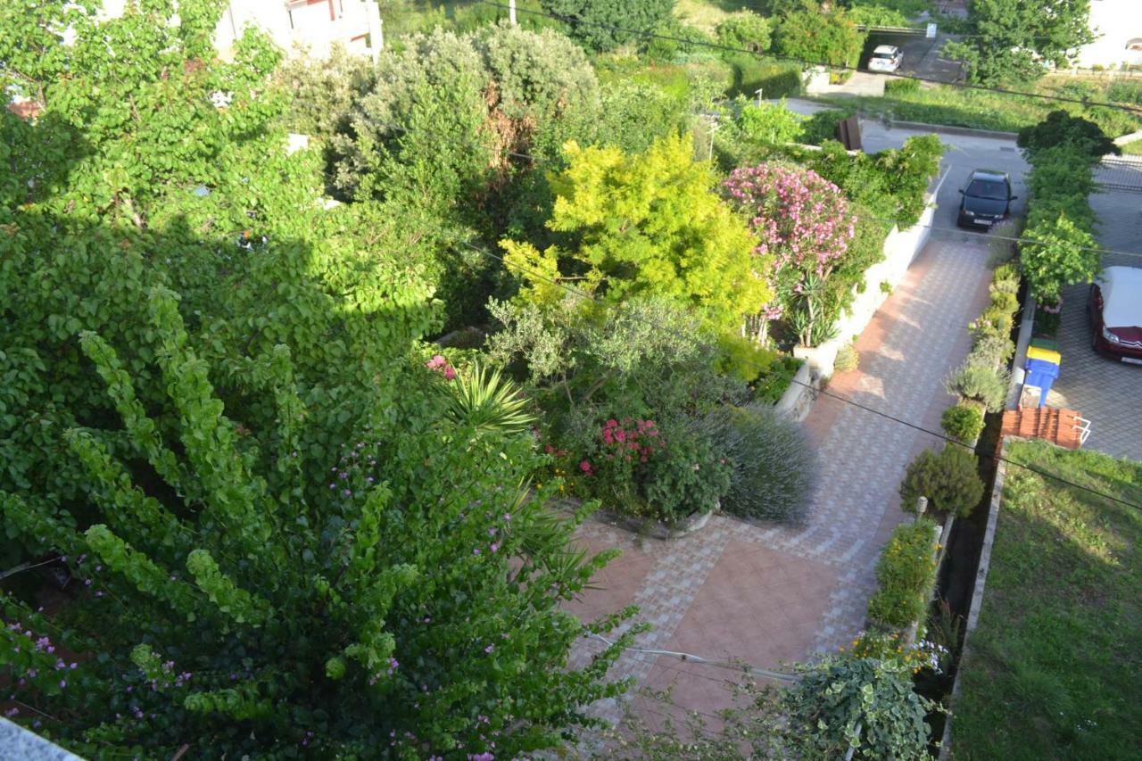 Apartments Pahljina Palit Exterior foto